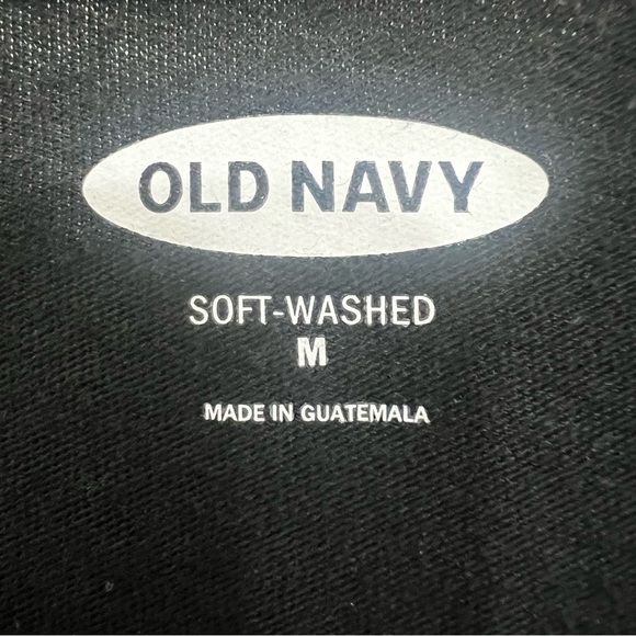 Unisex Old Navy M Black Equality Love Wins June Pride Month Graphic T-Shirt Top - Picture 4 of 6